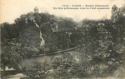 CPA Paris Buttes Chaumont un site pittoresque vers le pont suspendu 