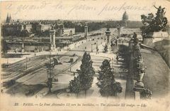 CPA Paris le Pont Alexandre III vers les Invalides 
