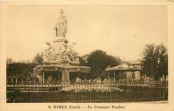 CPA Nimes Gard La Fontaine Pradier 
