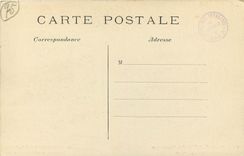 CPA Paris Hotel des Invalides Tombeau de Napoleon les 54 Drapeaux pris a Austerlitz entourent le Mon