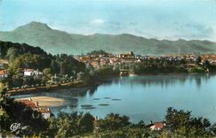 CPA Hendaye Frontiere Franci Espagnole vue generale et les 3 Couronnes 