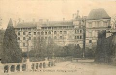CPA Blois le chateau facade principale 