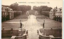 CPA Dampierre Le Chateau Cour Interieure 