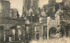 CPA Guerre 1914-1916 Reims Ruines aux alentours de la Cathedrale rue de l'Universite 