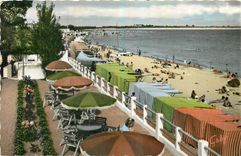 CPM La Tranche sur mer Vendee terrasse de l'Hotel de l'Ocean et la Plage 