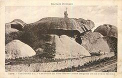 CPA Rochers etranges Tregastel Les Blocs du Pere Eternel sous lesquels vit un brave Ermite 
