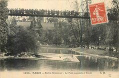 CPA Paris Buttes Chaumont Le Pont suspendu et le Lac 