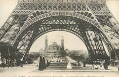 CPA Paris Le Trocadero vue sous la Tour Eiffel 