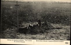 CPA Battle field of senlis a tomb of French soldiers (militaria)
