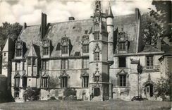 CPA Beauvais Cour interieure du Palais de Justice 