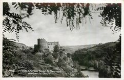 CPA Le Vieux Chateau feodal de Chouvigny dominant la Sioule 