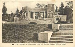 CPA Reims Le Monument aux Morts 