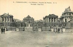 CPA Versailles Le Chateau Facade du Palais 