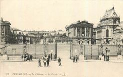 CPA Versailles Le Chateau La Facade 