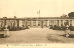 CPA Versailles Le Grand Trianon La Facade 