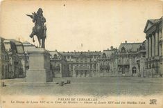 CPA Palais de Versailles La Statue de Louis XIV et la Cour de Marble 