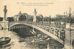 CPA Paris Le Pont Alexandre III et le Petit Palais Bateau