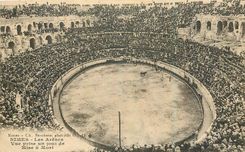 CPA Nimes Les Arenes Vue prise un jour de Mise a Mort Corrida