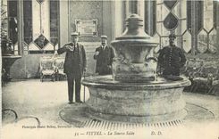 CPA Vittel La Source Salee 