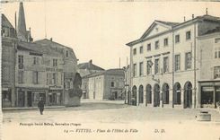 CPA Vittel Place de l'Hotel de Ville 
