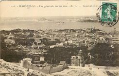 CPA Marseille Vue generale sur le Iles 