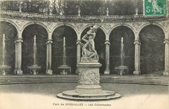 CPA Parc de Versailles Les Colonnades 