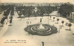 CPA Angers Place Lorraine Statue de David d'Angers 