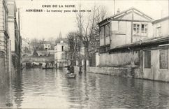 Believed of the Seine CPA Paris Inondation Asnieres the tram passes in this street