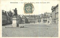 CPA Versailles La Cour de Marbre Statue de Louis XIV 