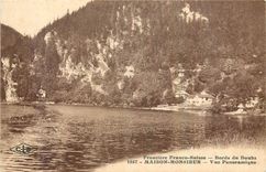 CPA Frontiere Franco Suisse Bords du Doubs Maison Monsieur Vue Panoramique 