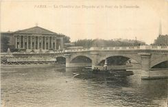 CPA Paris La Chambre des Deputes et le Pont de la Concorde Bateau Tour Eiffel