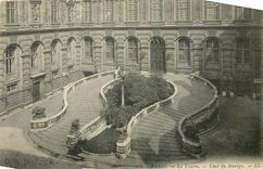 CPA Paris Le Louvre Cour du Manege 