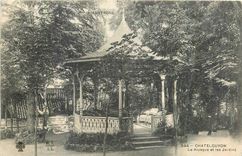 CPA L'Auvergne Chatelguyon Le Kiosque et les Jardins 