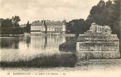 CPA Rambouillet Le Sphinx et le Chateau 