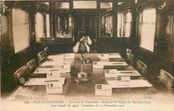 CPA Foret de Compiegne Clairiere de l'Armistice Interieur du Wagon du Marechal Foch dans lequel fut 