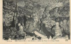 CPA Arcy sur Cure Les Grottes le Cabinet du Prince et le Cierge Pascal 