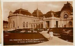 CPA Trouville La Reine des Plages Le Jardin du Casino 
