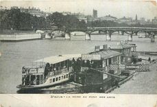 CPA Paris La Seine au Pont des Arts Lessive Bateau