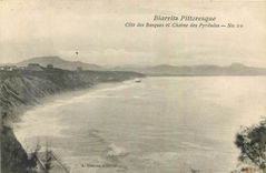 CPA Biarritz pittoresques Cote des Basques et Chaine des Pyrenees 