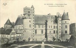 CPA Bourges Palais Jacques Coeur Vue prise de la Place Berry 