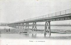 CPA Vichy La Passerelle 
