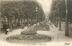 CPA Vichy l'Ancien Parc 