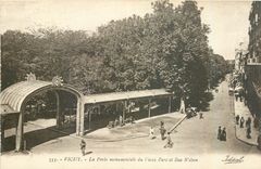 CPA Vichy La Porte Monumentale du Vieux Oarc et Rue Wilson 