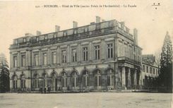 CPA Bourges Hotel de Ville ancien Palais de l'Archeveche La facade