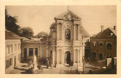 CPA La Chapelle des Carmelites de Lisieux La facade 
