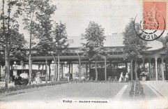 CPA Vichy Galerie Promenoir 