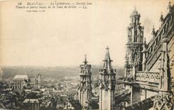 CPA Beauvais La Cathedrale Portail Sud Pinacle et partie haute de la Tour de droite 