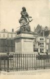 CPA Beauvais La Statue de Jeanne Hachette 