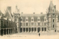 CPA Blois la Cour du Chateau 