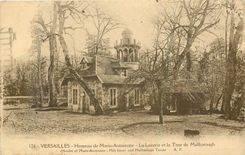 CPA Versailles Hameau de Marie Antoinette la Laiterie et la Tour de Malborough 
